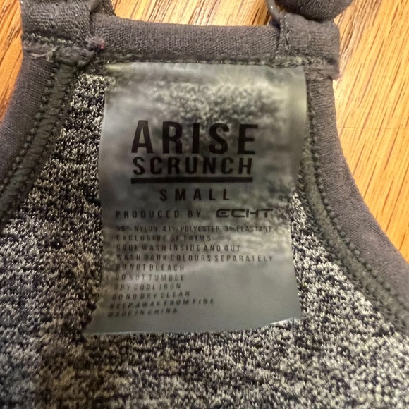 2 Etch Sports Bras - Picture 6 of 6